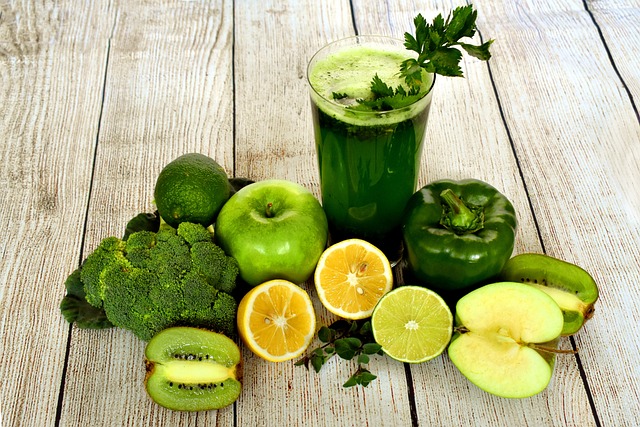 consommer les super aliments sous forme de jus verts ou smoothie